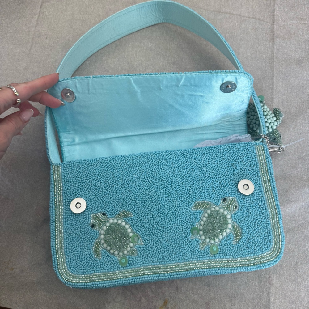 Made in India Blue beaded turtle bag with charm - Picture 6 of 6